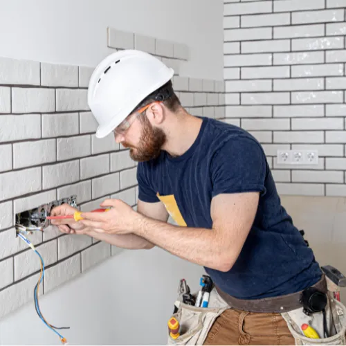 Prise électrique posée lors d'une rénovation à Strasbourg
